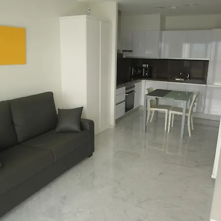 Gemelos 28 Levante Apartman